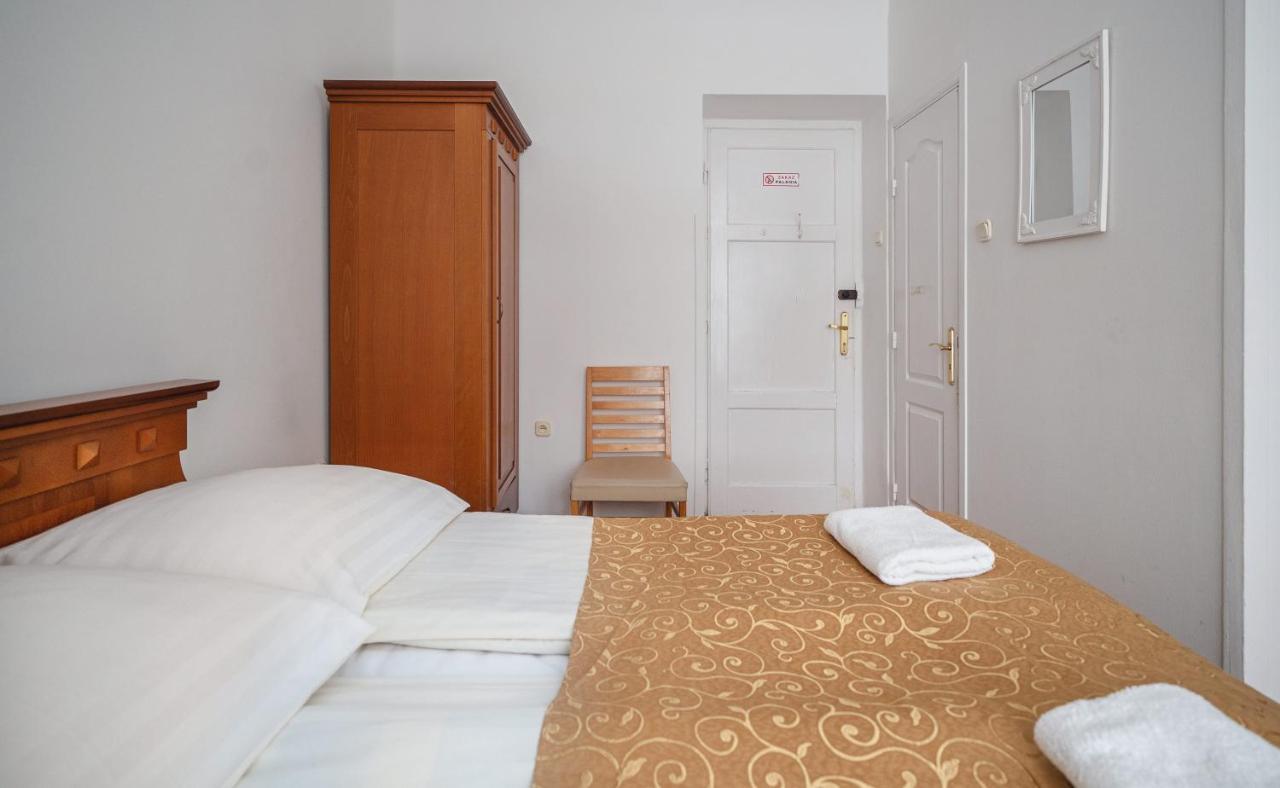 Bed & Breakfast Jasny Palac 2*