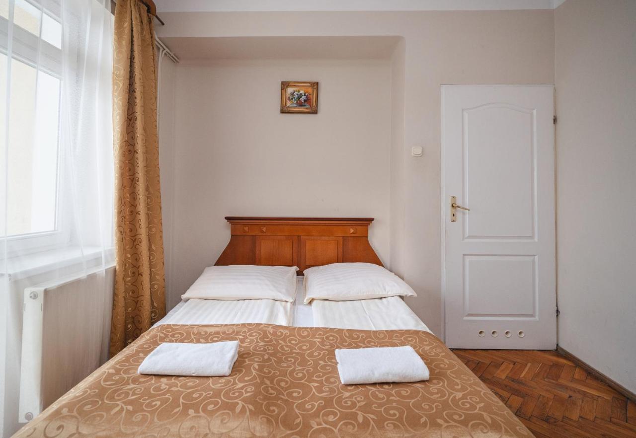 Bed & Breakfast Jasny Palac 2*